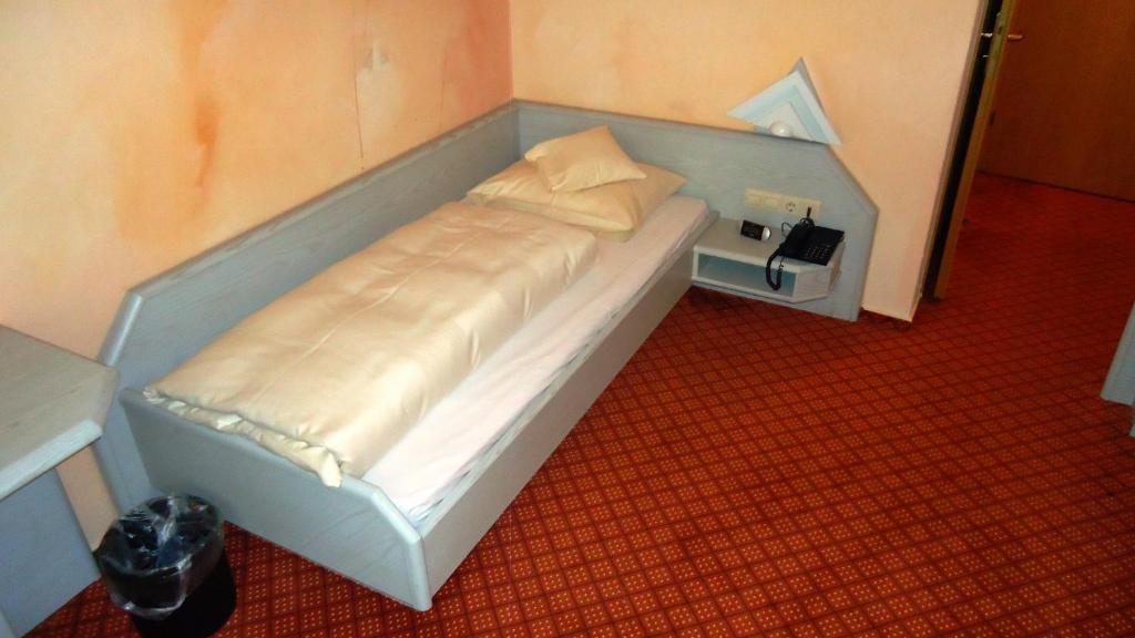 Hotel Krone Niederstotzingen Habitación foto