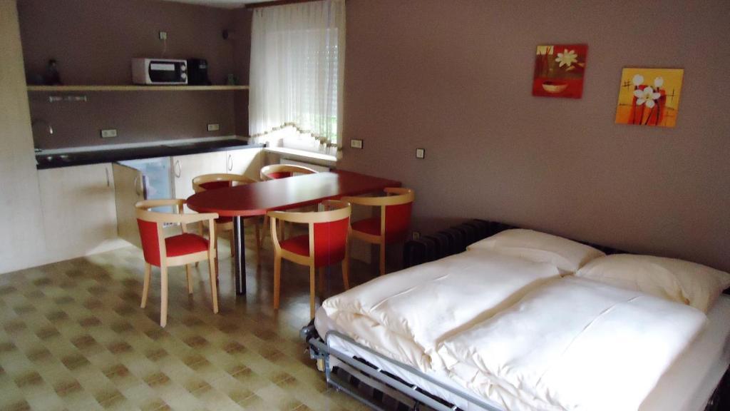 Hotel Krone Niederstotzingen Habitación foto