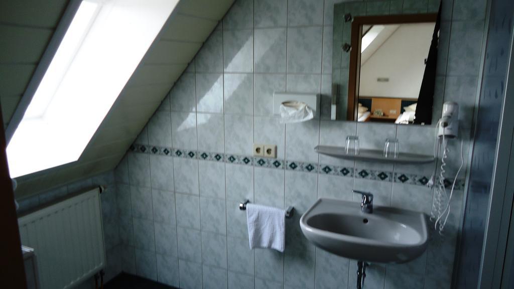 Hotel Krone Niederstotzingen Habitación foto
